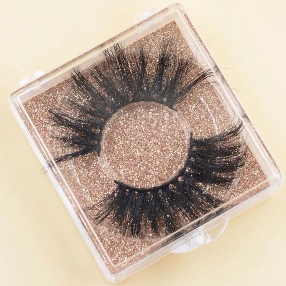 Extra Long Lashes (3 Pair) - Picture 4 of 5